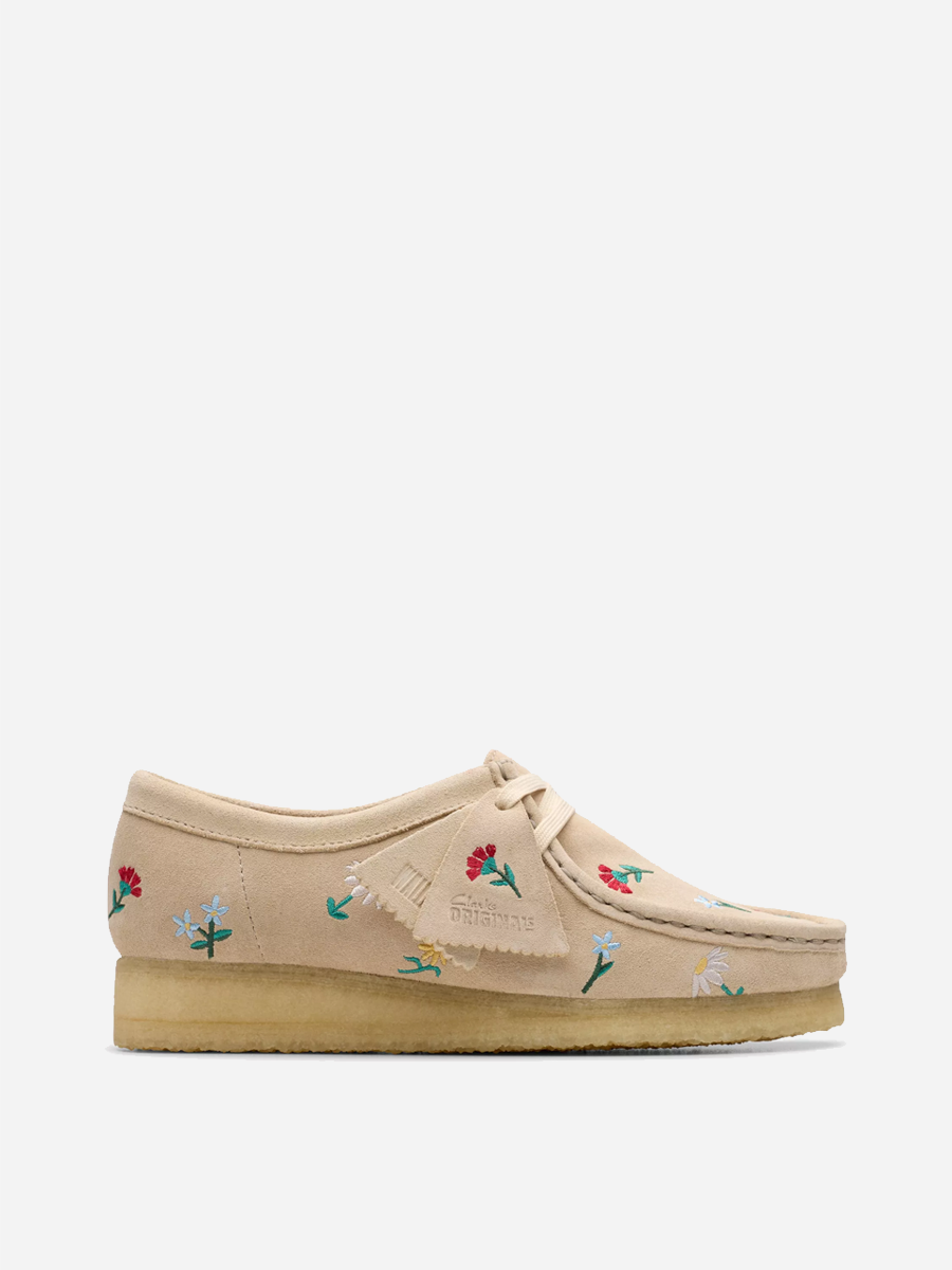 Wmns Wallabee Taupe Embroidered